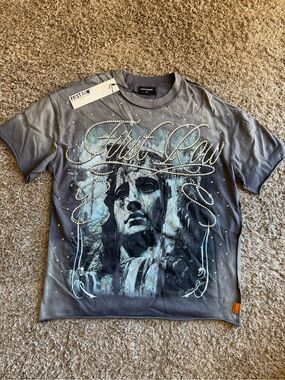 First Row Men's Short-Sleeve Graphic Tee in Gray with Embellished Design
